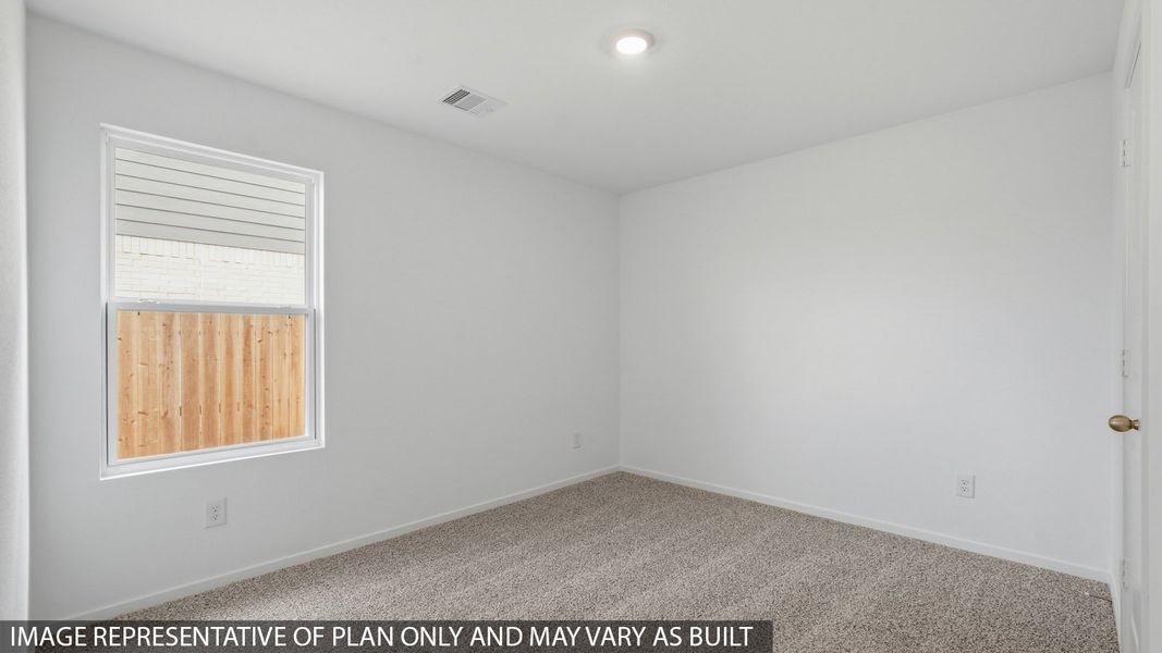 Spacious, unfurnished interior of a new home in Sunterra Lakes, Katy (Image 17).