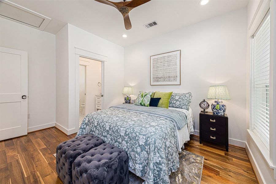 Furnished interior view inside a new home in , Galveston (Image 12).