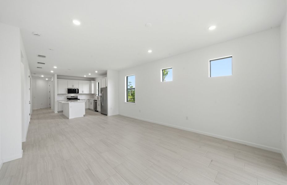 Spacious, unfurnished interior of a new home in Terreno, Naples (Image 26). Spacious, unfurnished interior of a new home in Terreno, Naples (Image 26).