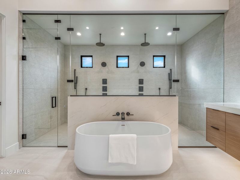 101_p2411030 101_p2411030