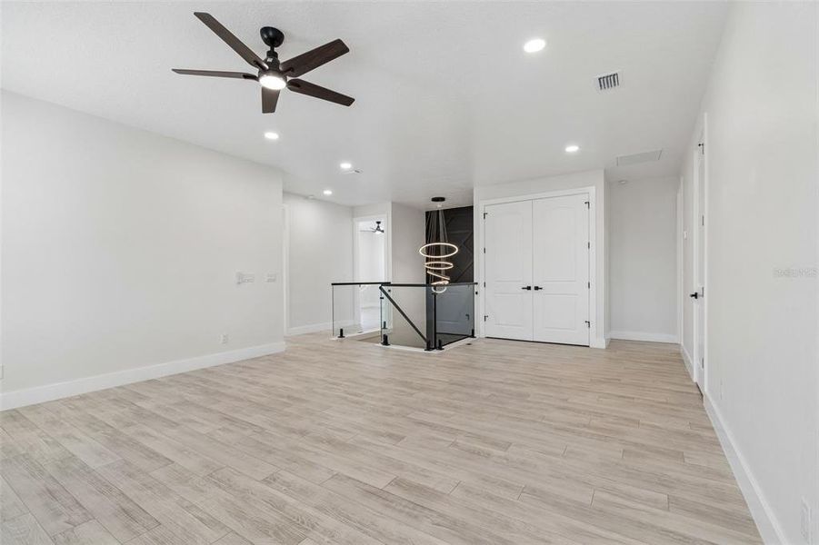 Spacious, unfurnished interior of a new home in , Tampa (Image 61).