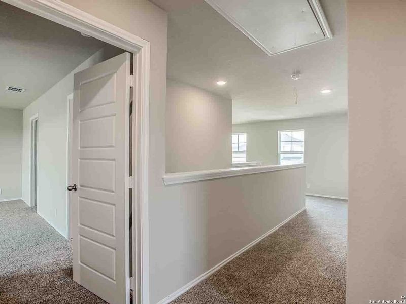 Spacious, unfurnished interior of a new home in Hannah Heights, Seguin (Image 37).