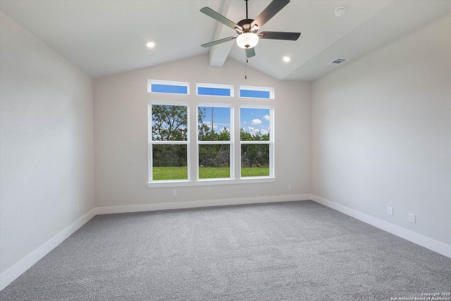 Spacious, unfurnished interior of a new home in Esperanza, Boerne (Image 16).