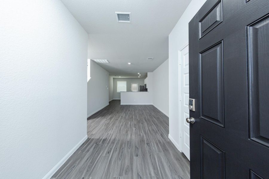 Spacious, unfurnished interior of a new home in Wayside Village, Houston (Image 16).