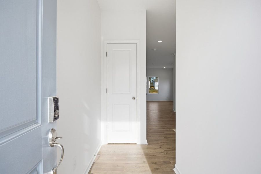 Spacious, unfurnished interior of a new home in Reeves Crossing, St. George (Image 8).