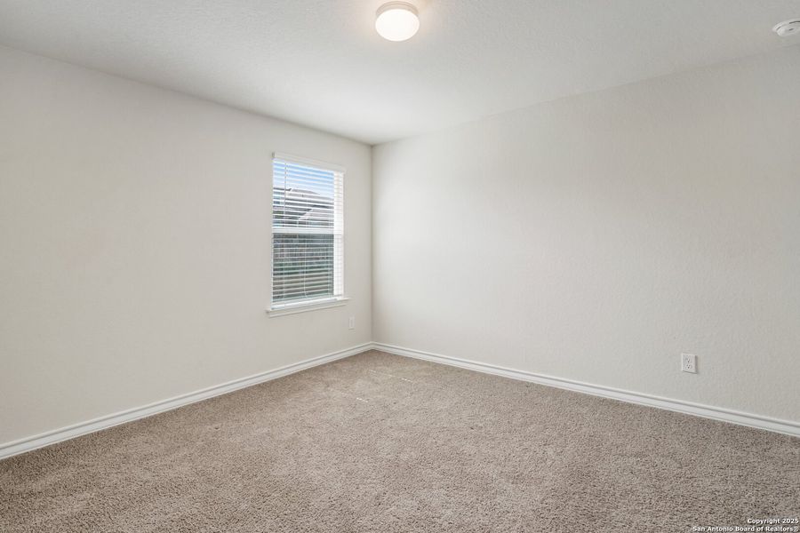 Spacious, unfurnished interior of a new home in Laurel Vistas, San Antonio (Image 33).