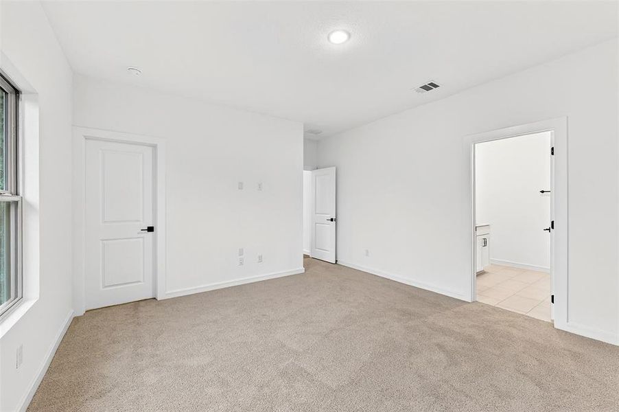 Spacious, unfurnished interior of a new home in Caldwell Lakes, Dallas (Image 20).