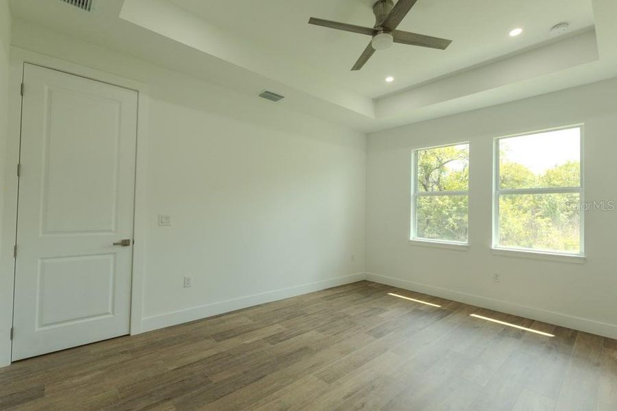 Spacious, unfurnished interior of a new home in , North Port (Image 16).