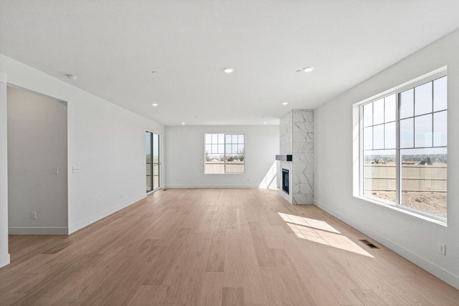 Spacious, unfurnished interior of a new home in The Nest Reserve at Canyon Creek, Erie (Image 10).