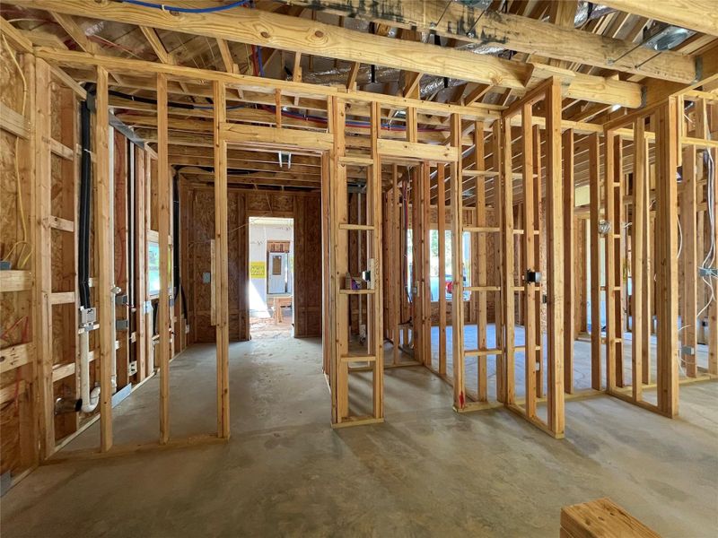Doorway through the laundry room to the Breezeway connecting to the 2 Car Garage Doorway through the laundry room to the Breezeway connecting to the 2 Car Garage