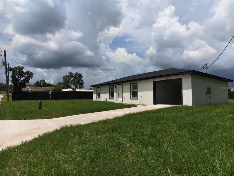 Exterior details and patio area of a home in , Ocala (Image 40). Exterior details and patio area of a home in , Ocala (Image 40).