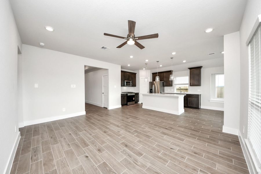 Spacious, unfurnished interior of a new home in Laurel Landing: Landmark Collection, Alvin (Image 29).