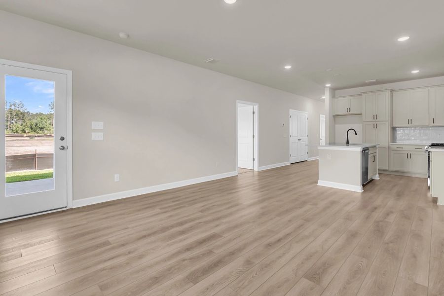 Spacious, unfurnished interior of a new home in Hammock Walk at Nexton, Summerville (Image 13).