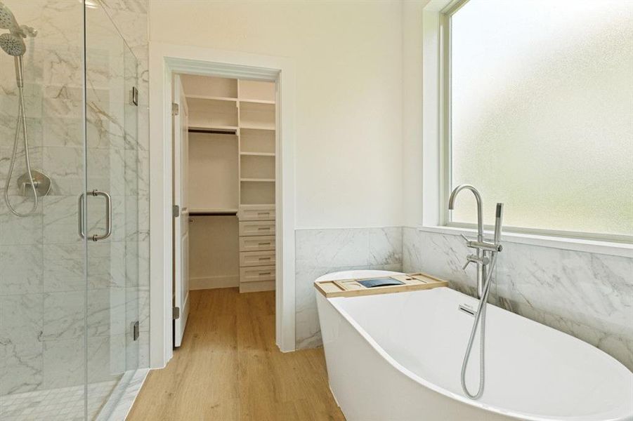 Furnished interior view inside a new home in , Dallas (Image 14).