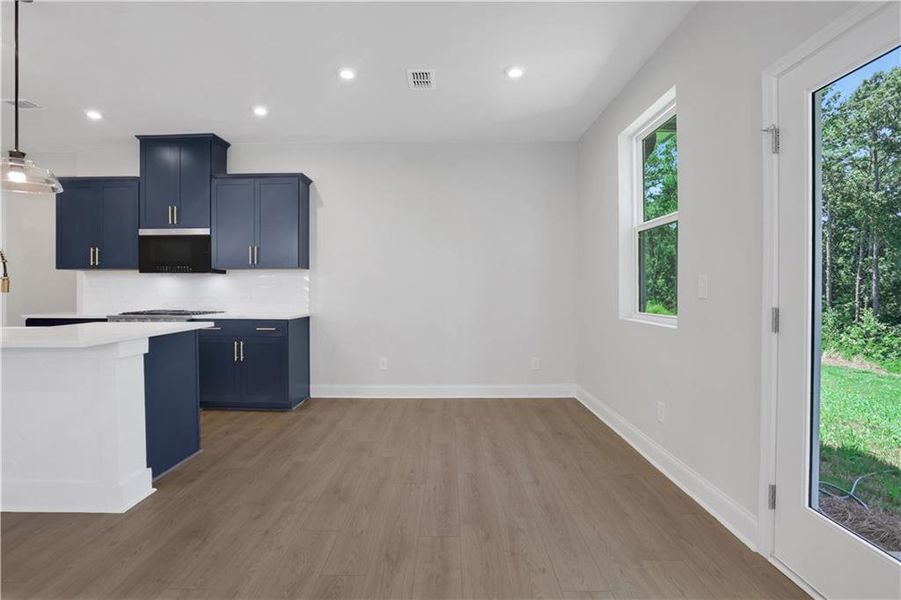Spacious, unfurnished interior of a new home in Cambridge at Steels Bridge, Canton (Image 13).