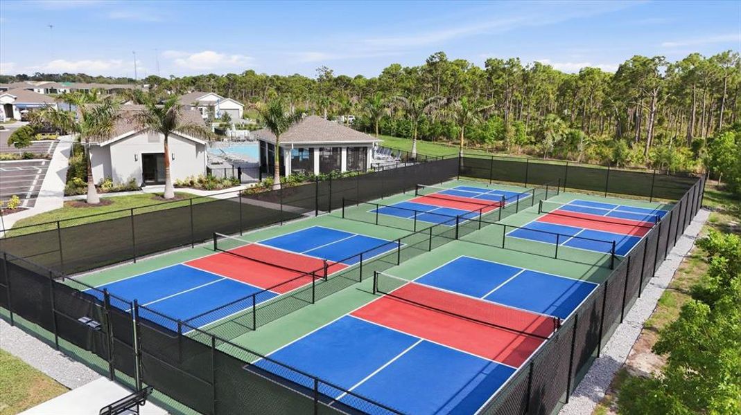 Community amenities in , Englewood (Image 16).