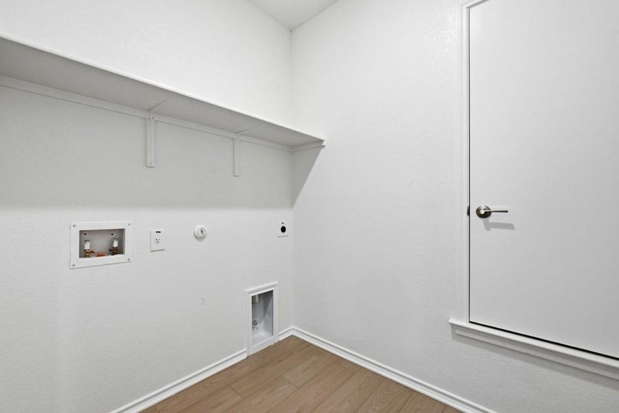 Spacious, unfurnished interior of a new home in Watermill-Classic Collection, Uhland (Image 25).