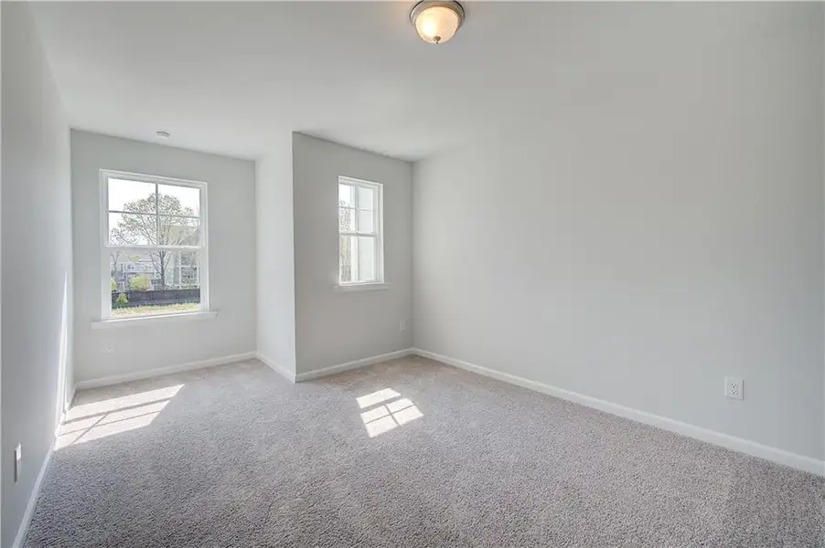 Spacious, unfurnished interior of a new home in Langley Overlook, Loganville (Image 23).
