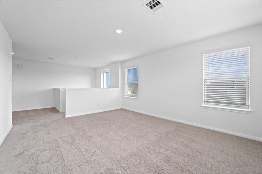Spacious, unfurnished interior of a new home in Vida Costera, Texas City (Image 13). Spacious, unfurnished interior of a new home in Vida Costera, Texas City (Image 13).