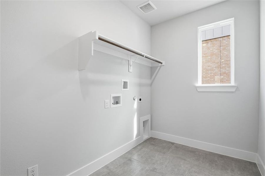 Spacious, unfurnished interior of a new home in Talon Hills, Fort Worth (Image 24).