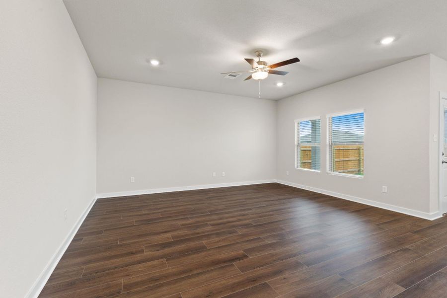 Spacious, unfurnished interior of a new home in Westridge Cove, Conroe (Image 13). Spacious, unfurnished interior of a new home in Westridge Cove, Conroe (Image 13).