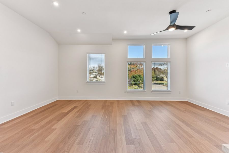 Spacious, unfurnished interior of a new home in Koenig Townhomes, Austin (Image 20).