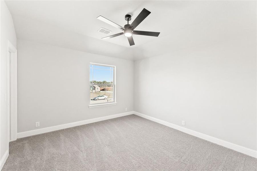 Spacious, unfurnished interior of a new home in Crystal Lake Estates, Red Oak (Image 25). Spacious, unfurnished interior of a new home in Crystal Lake Estates, Red Oak (Image 25).