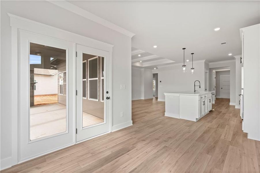 Spacious, unfurnished interior of a new home in Rosewood Lake Preserve, Hoschton (Image 20).