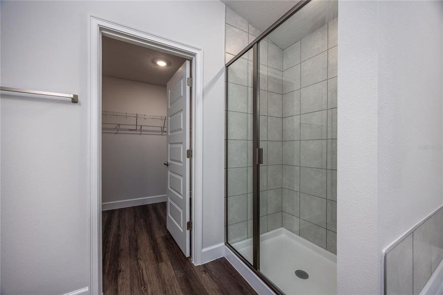 Furnished interior view inside a new home in Savannah Station, Alachua (Image 9).