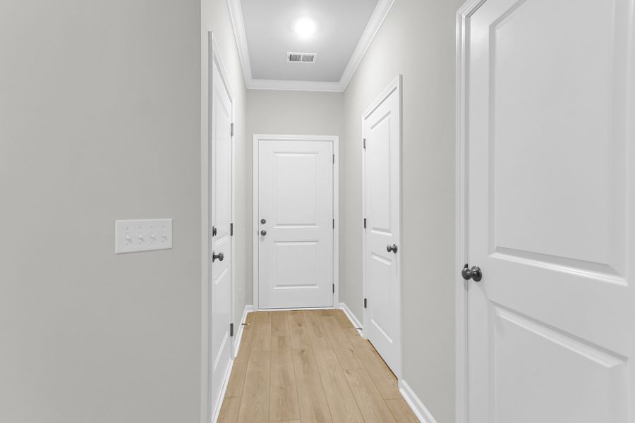 Spacious, unfurnished interior of a new home in Central Creek, Goose Creek (Image 16).