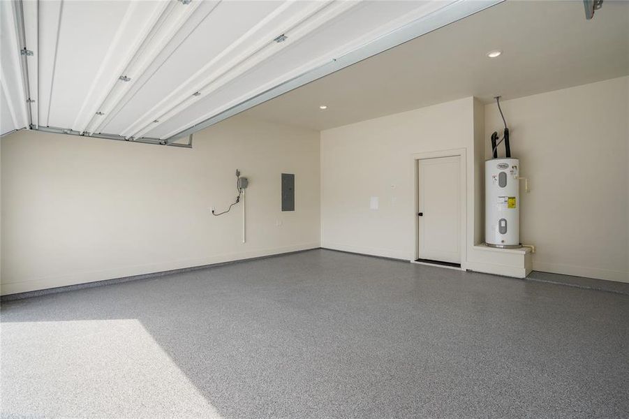 Spacious, unfurnished interior of a new home in , Dallas (Image 35).