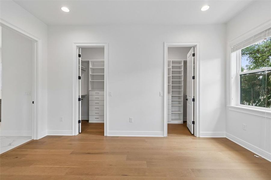 Spacious, unfurnished interior of a new home in , Tampa (Image 47).