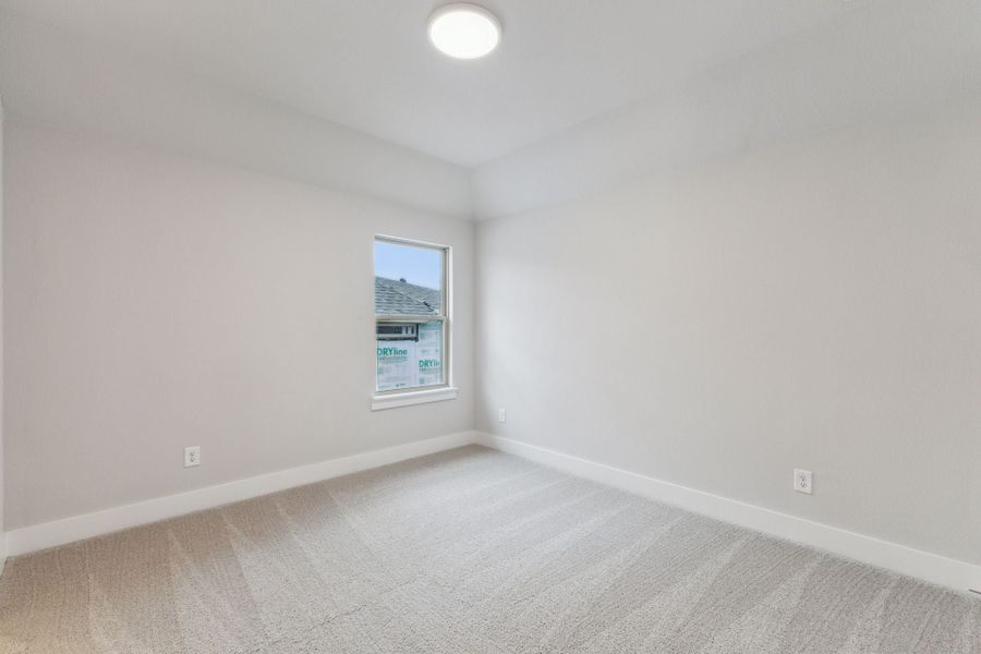 Spacious, unfurnished interior of a new home in Painted Tree Lakeside, McKinney (Image 28).