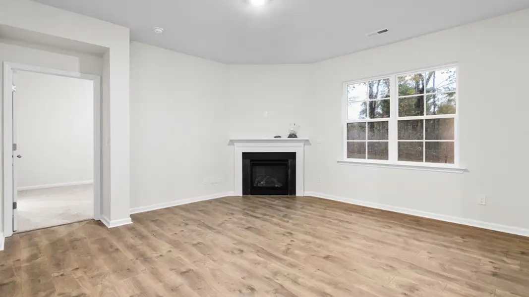 Spacious, unfurnished interior of a new home in Middleton, Greensboro (Image 8).