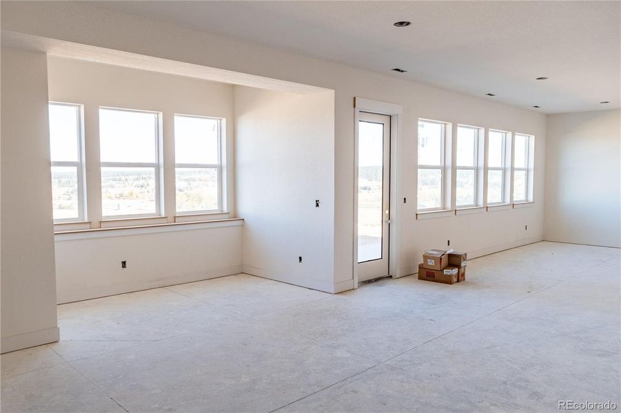 Spacious, unfurnished interior of a new home in , Elizabeth (Image 5).