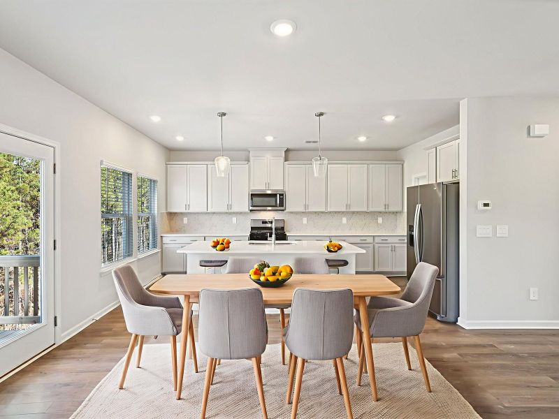 Furnished interior view inside a new home in Ivey Township, Dallas (Image 5).