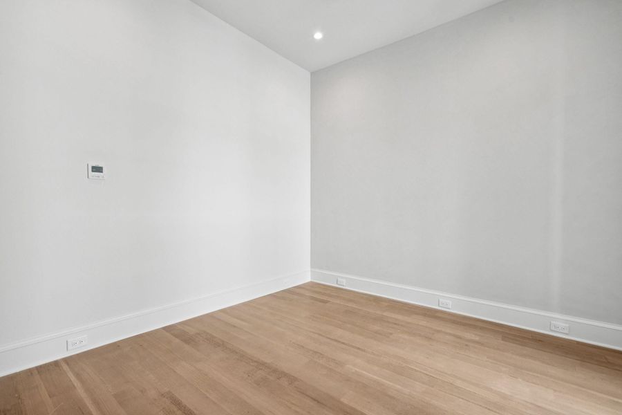 Spacious, unfurnished interior of a new home in , Charleston (Image 32).