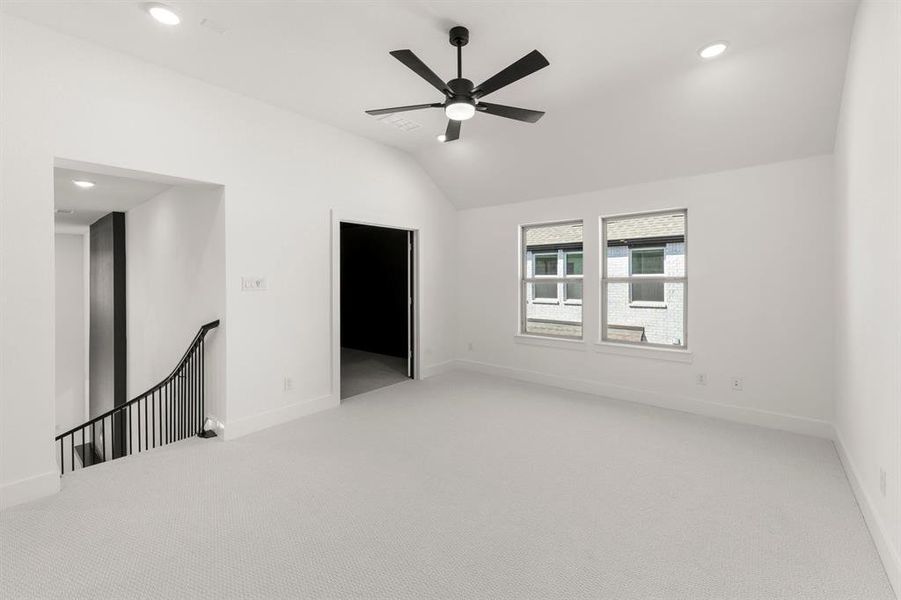 Spacious, unfurnished interior of a new home in Valencia on The Lake, Little Elm (Image 36).