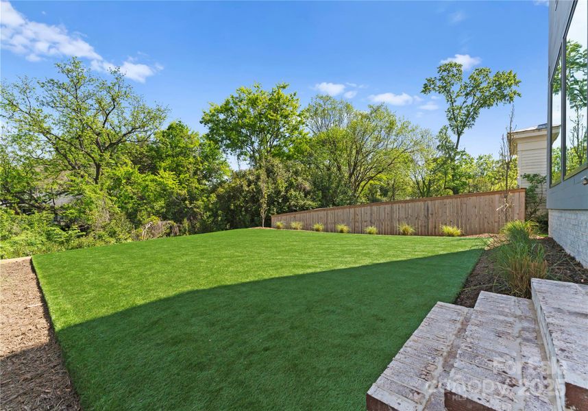 Exterior details and patio area of a home in , Charlotte (Image 4).