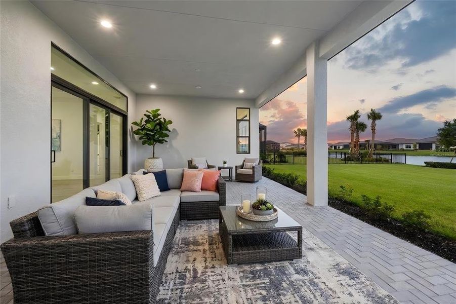 Exterior details and patio area of a home in , Sarasota (Image 4).