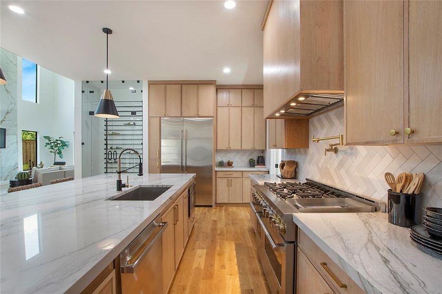 Furnished interior view inside a new home in , Dallas (Image 27). Furnished interior view inside a new home in , Dallas (Image 27).