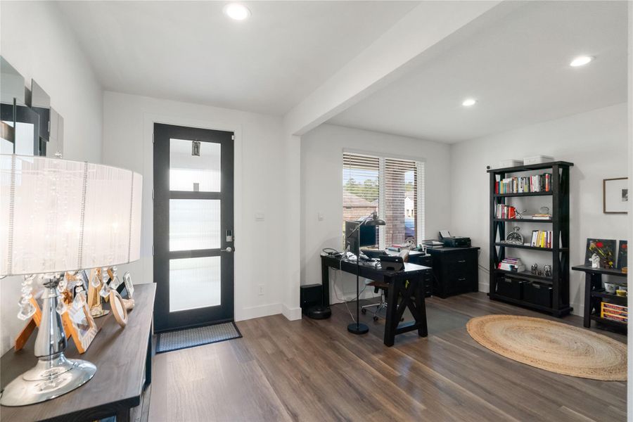 Furnished interior view inside a new home in Fosters Ridge 60's, Conroe (Image 16). Furnished interior view inside a new home in Fosters Ridge 60's, Conroe (Image 16).