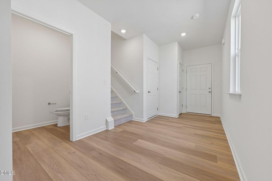 8-web-or-mls-Rabbitbrush St-S2304-008