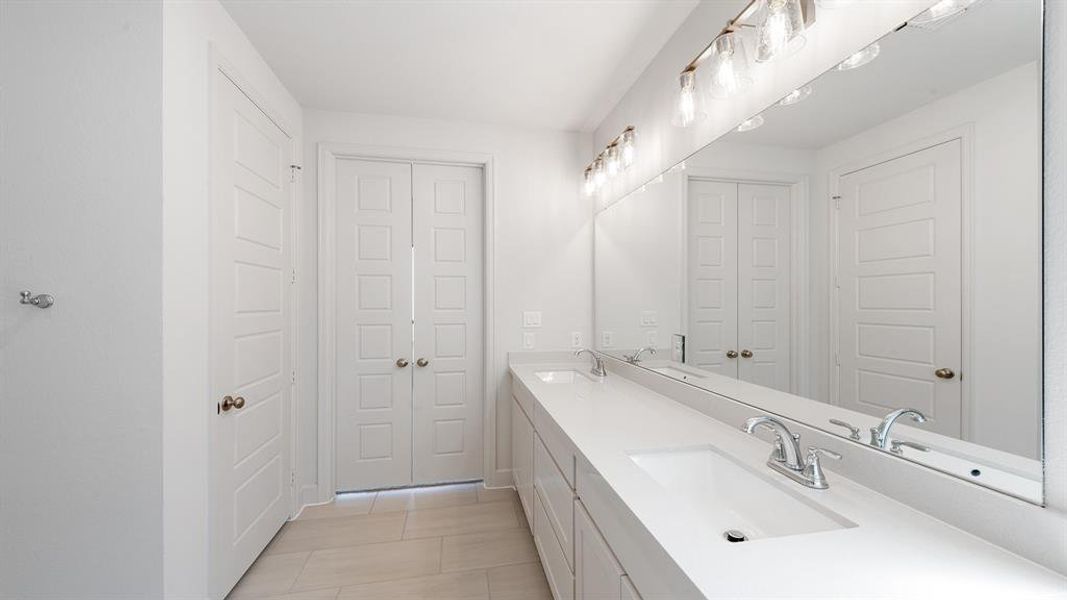 Furnished interior view inside a new home in Trinity Falls 45', McKinney (Image 8).