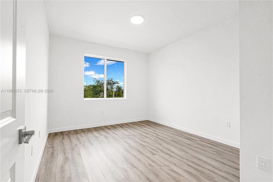 Spacious, unfurnished interior of a new home in , Miami (Image 85).
