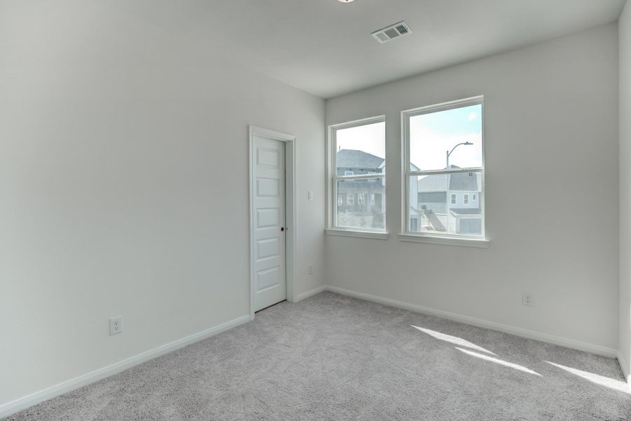 Spacious, unfurnished interior of a new home in Townsen Landing, Humble (Image 25).