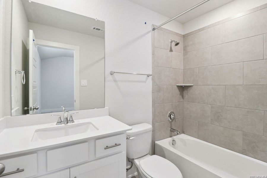 Furnished interior view inside a new home in Sagebrooke - Classic Series, San Antonio (Image 13).