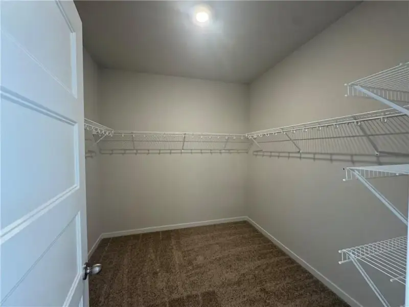 Spacious, unfurnished interior of a new home in Rosewood Lake Estates, Hoschton (Image 21).