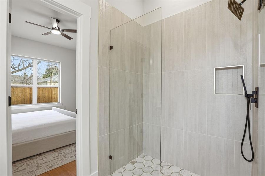 Furnished interior view inside a new home in , Dallas (Image 27). Furnished interior view inside a new home in , Dallas (Image 27).