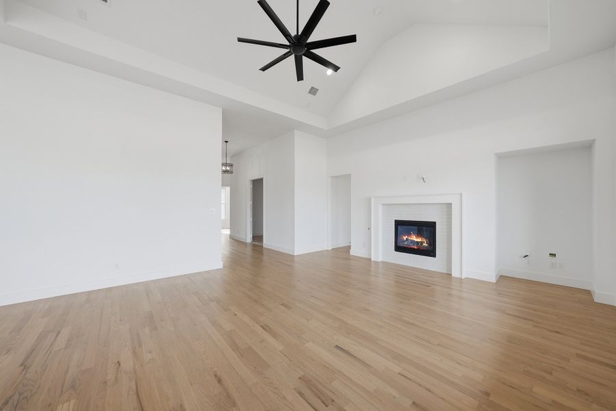 Spacious, unfurnished interior of a new home in Quail Hollow, Rockwall (Image 32). Spacious, unfurnished interior of a new home in Quail Hollow, Rockwall (Image 32).
